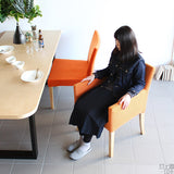 リビングチェア 椅子 チェア | JOY Mサイズ 両肘タイプ ソフィア生地 ナチュラル脚 1脚